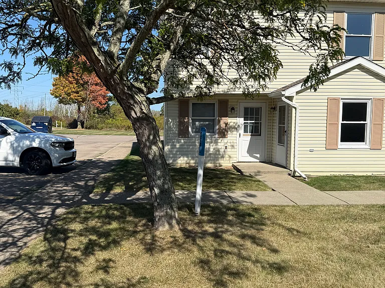 2131 Bedell Rd #2 — Photo 1