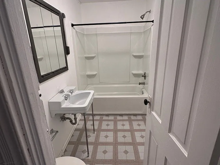 2232 Hillside Ave — Photo 4