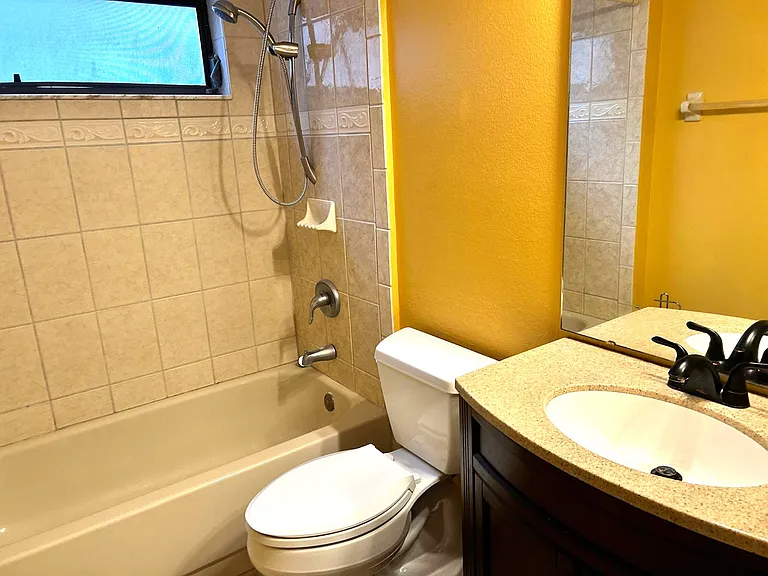 1141 Covington St — Photo 21