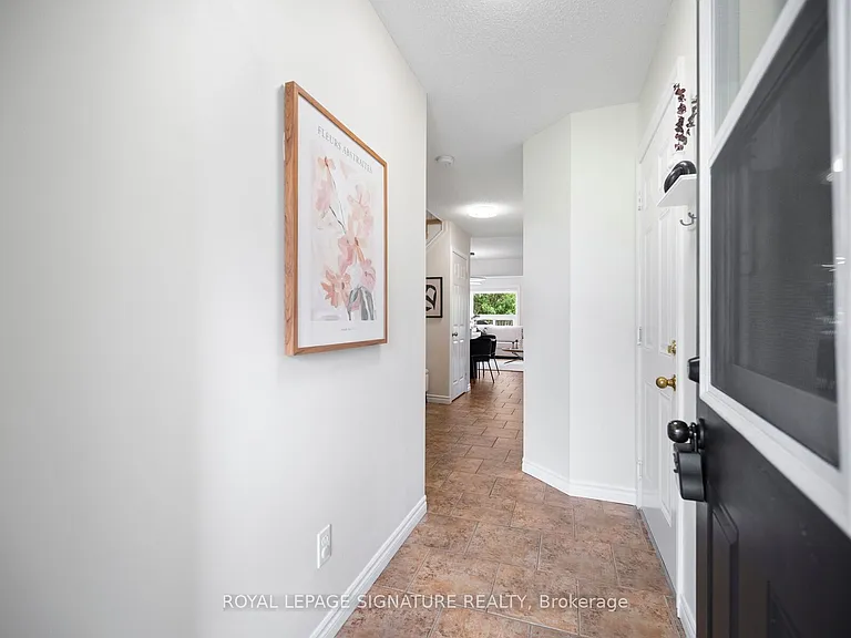 61 Thames Way — Photo 3