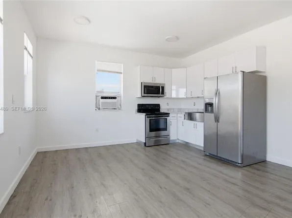 402 NW 12th Ave, Miami, FL