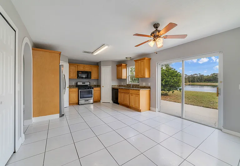 3170 Santa Cruz Dr — Photo 2