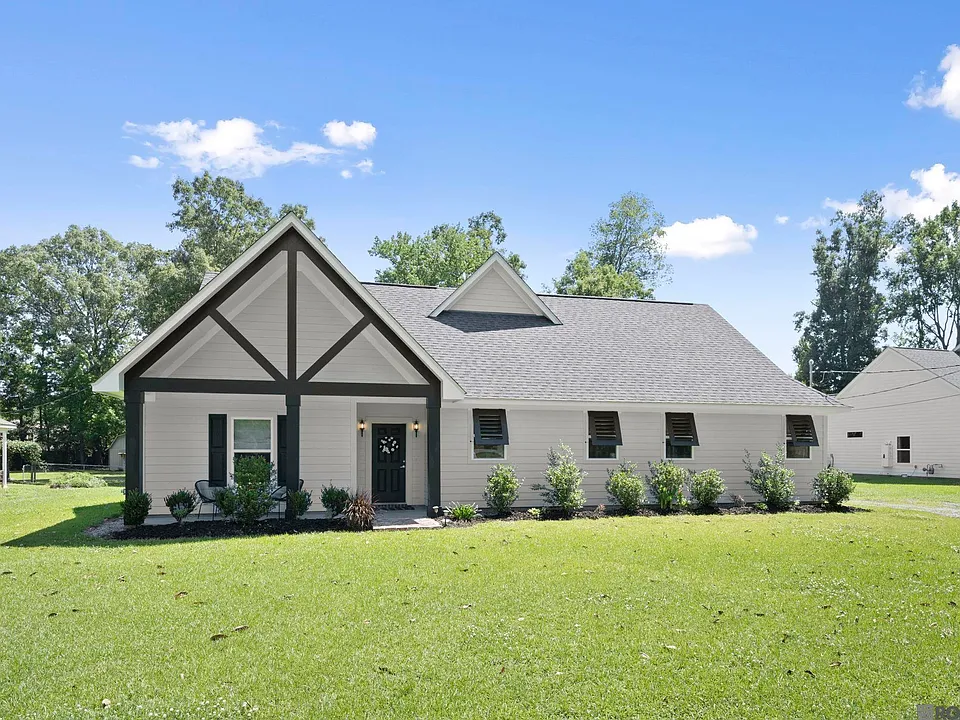 18656 Magnolia Est