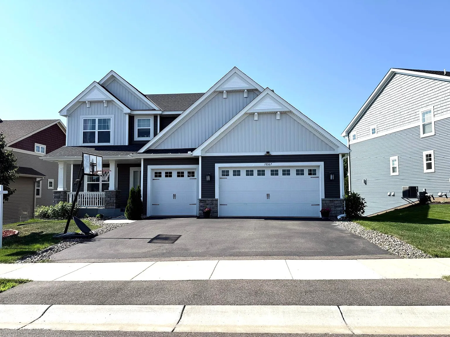 4 bed, 2487 sqft, $3,650 — Photo 1
