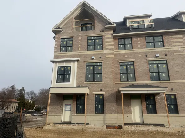 620 School St Unit 7, Naperville, IL 60540