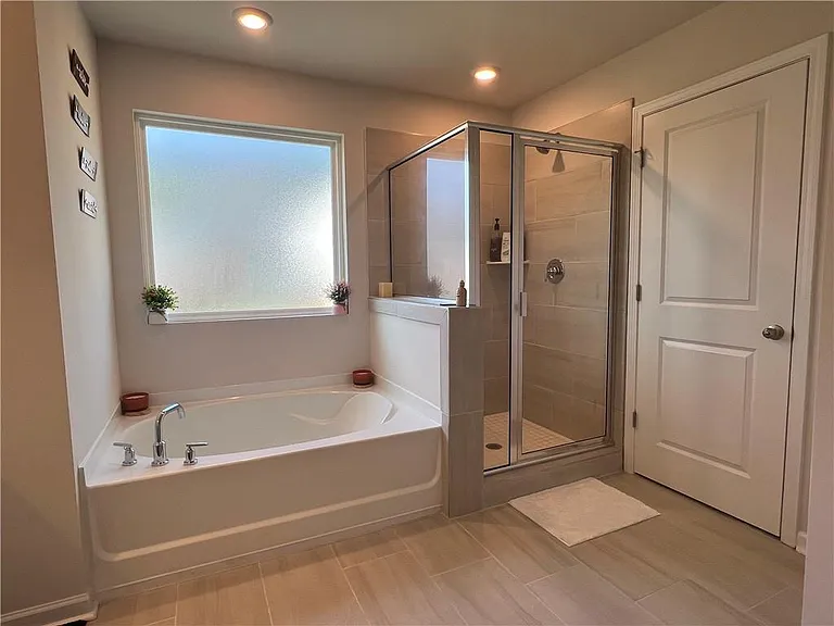 242 Wells Cir — Photo 11