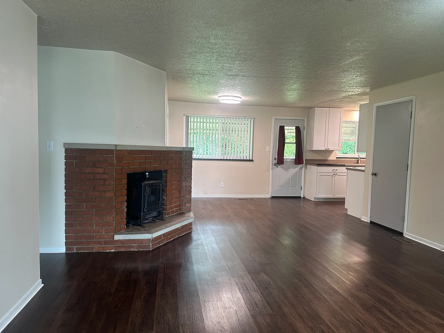 2 bed, 1020 sqft, $2,000 — Photo 3