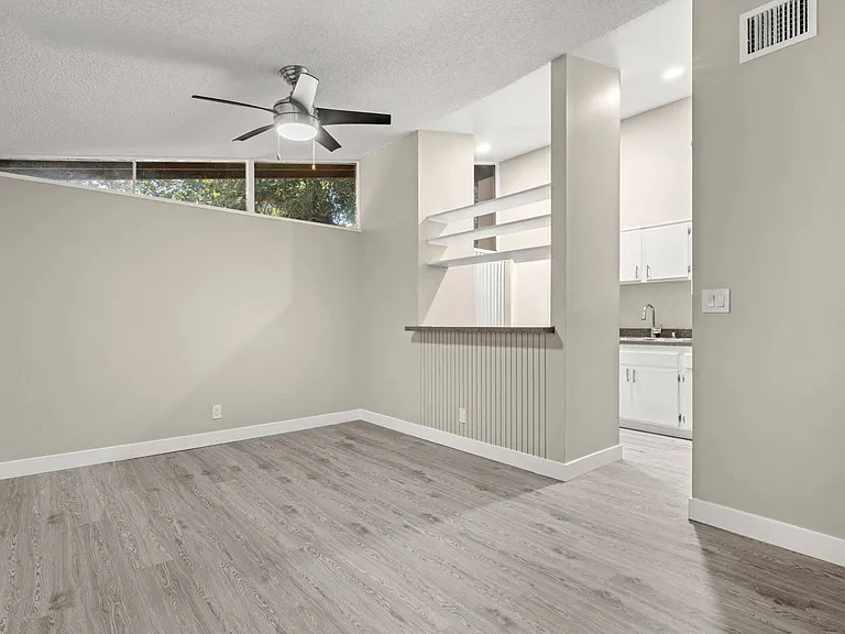 Tahquitz Court — Photo 11