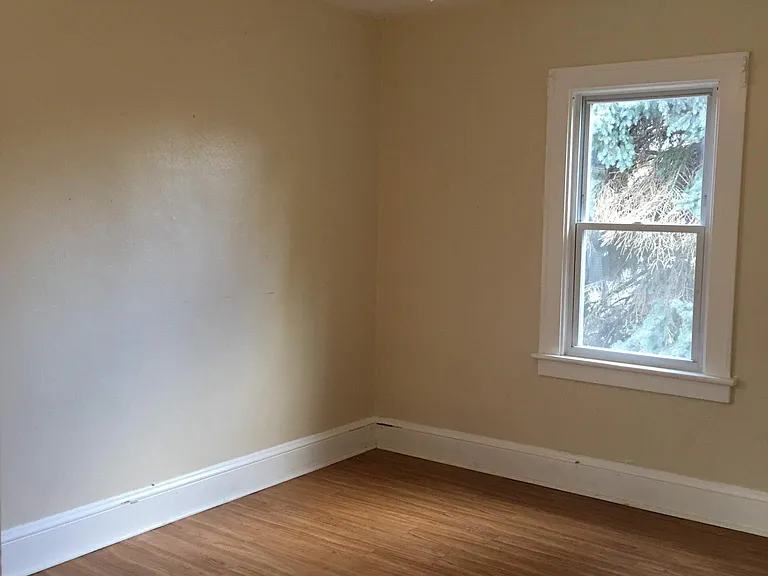 2050 Chesterland Ave #UP — Photo 12