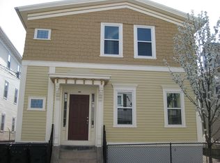 131 Sutton St, Providence, RI 02903
