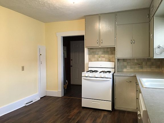 5th image of 2216 N Prospect Ave