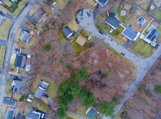 10 Toupi Ln, Lowell, MA 01854