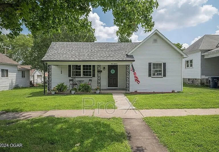 415 N Pennsylvania St — Photo 1