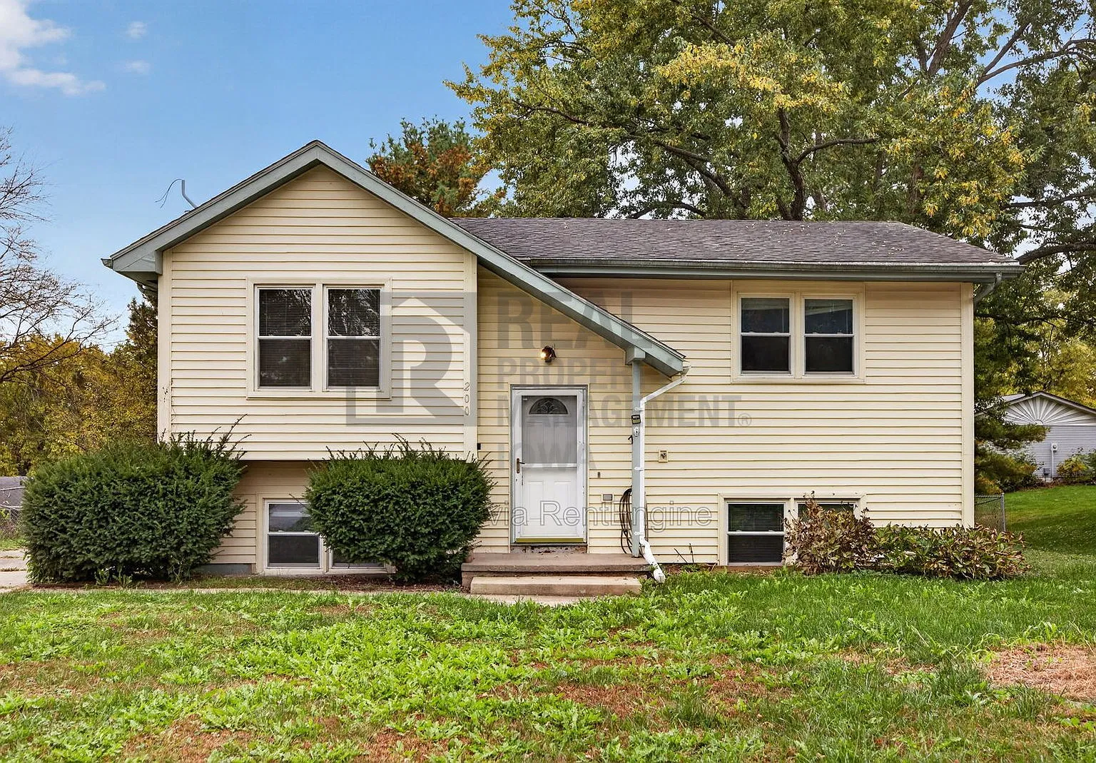4 bed, 2.0 bath, 1616 sqft, $1,995 — Photo 1