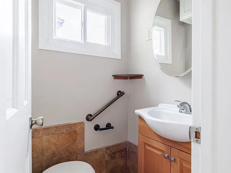 1619 South Ave — Photo 5