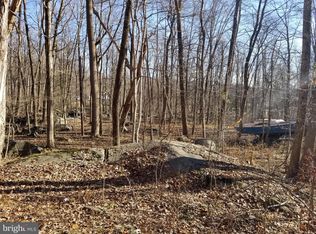 1015 Bean Ln, Green Lane, PA 18054