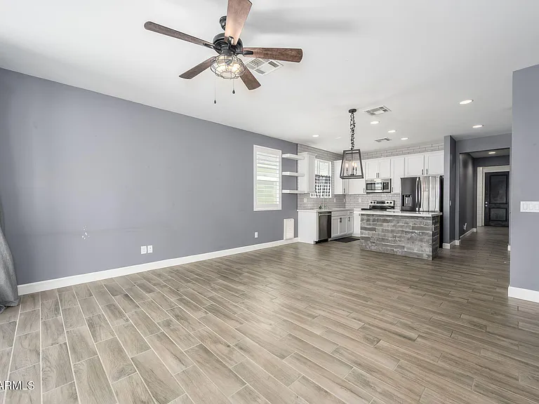 542 E Bamboo Ln — Photo 9