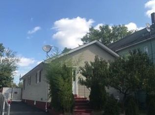 84 Daniel Ave, Providence, RI 02909