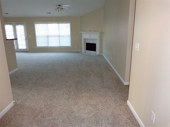 5th image of 3373 Spangle Cir NW