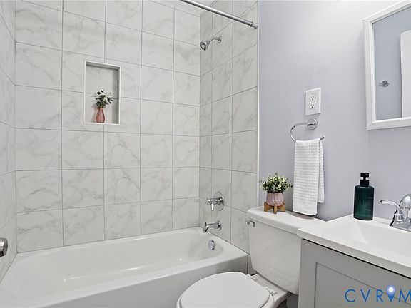 3rd image of 2311 Richmond Ave