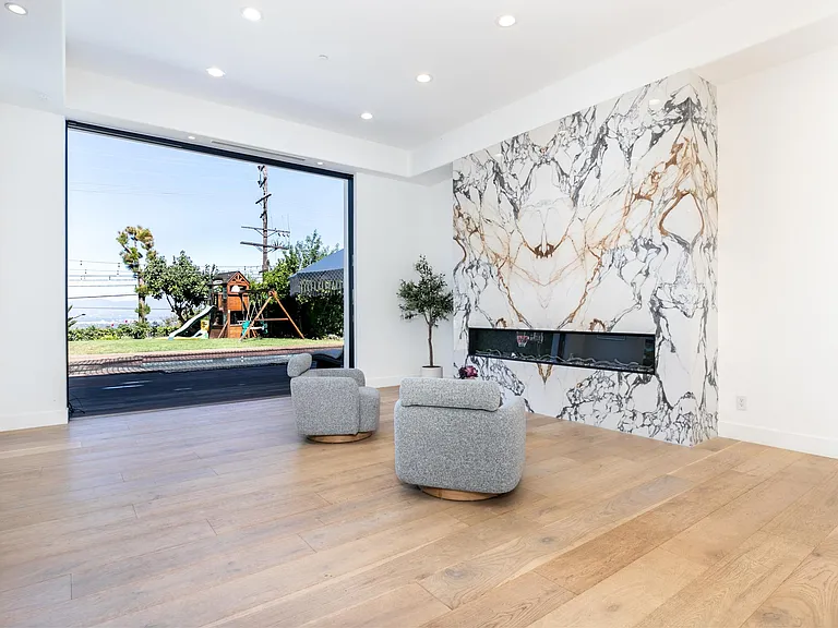 16341 Sloan Dr — Photo 13