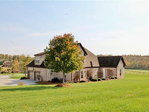 3rd image of 125 Meadow Creek Ct