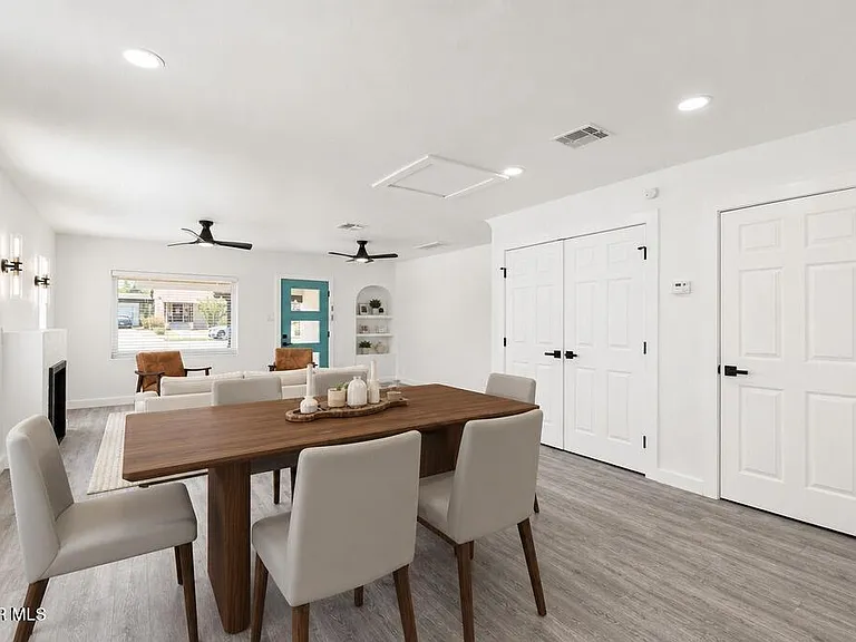 3221 N Stanton St — Photo 22