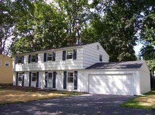 18 Solmar Dr, Rochester, NY 14624