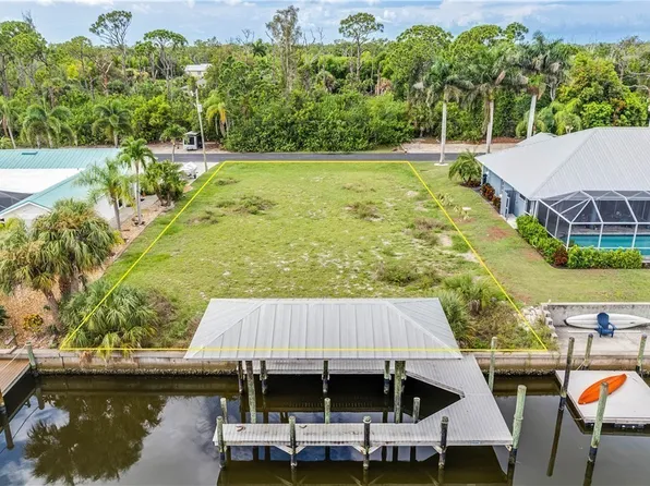 3606 Pine Tree Dr, Saint James City, FL 33956