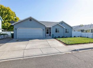 1407 W 24th Loop, Kennewick, WA 99337