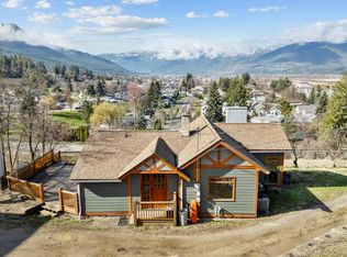 1321 10th Ave NE, Salmon Arm, BC V1E 2V6