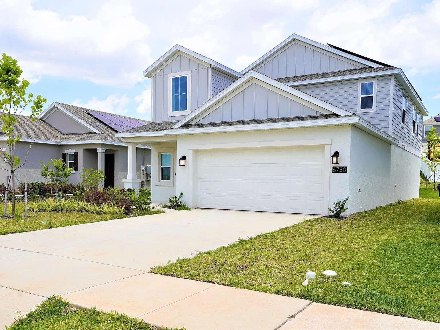 5 bed, 2389 sqft, $3,300 — Photo 2