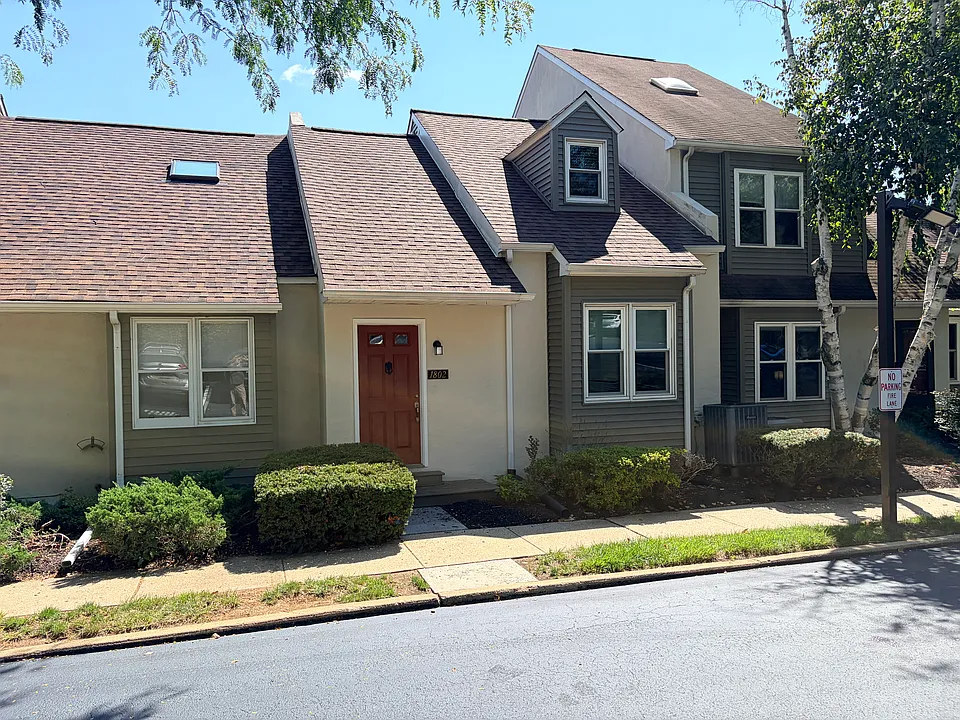 1802 Saint Johnsbury Ct