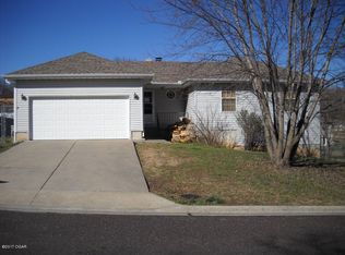 8600 Brookside Cir, Monett, MO 65708