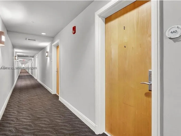 244 NE Biscayne Blvd #440 — Photo 39