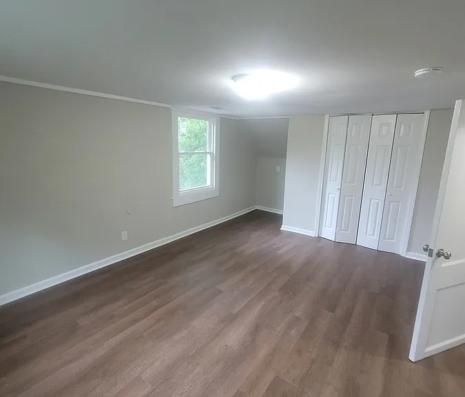 1015 Louise Rd — Photo 4