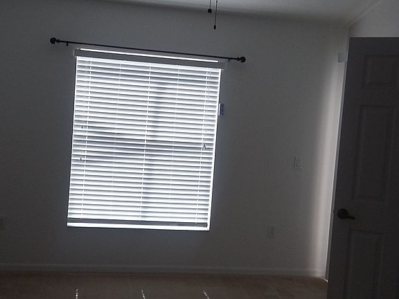 5th image of 312 Edgewood Ct