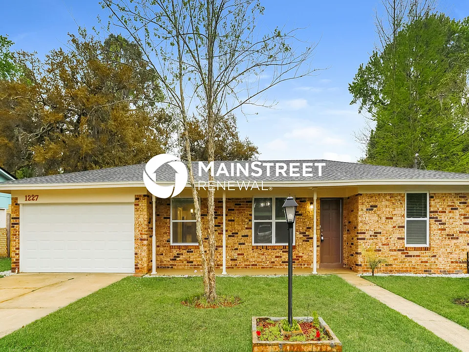 1227 Arbor Cir