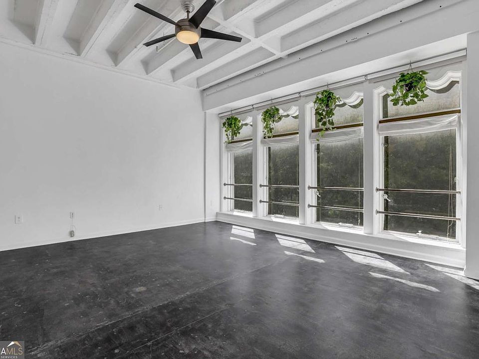 1st image of 32 Peachtree St NW APT 204