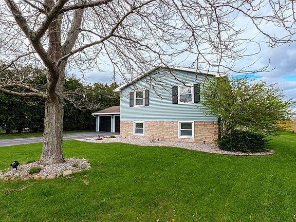 2nd image of 112 Manor Ln