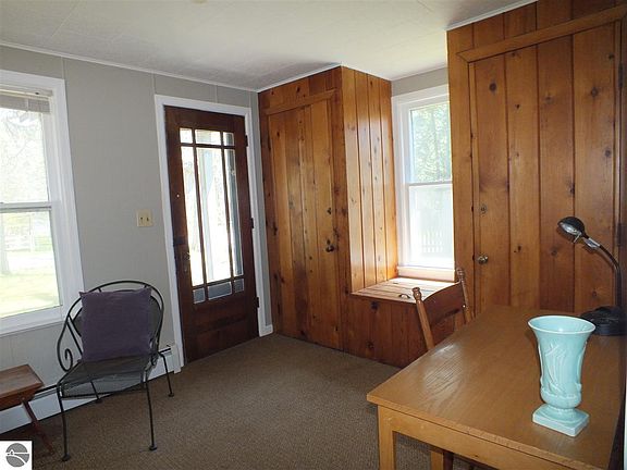 2nd image of 213 Birchwood Ave