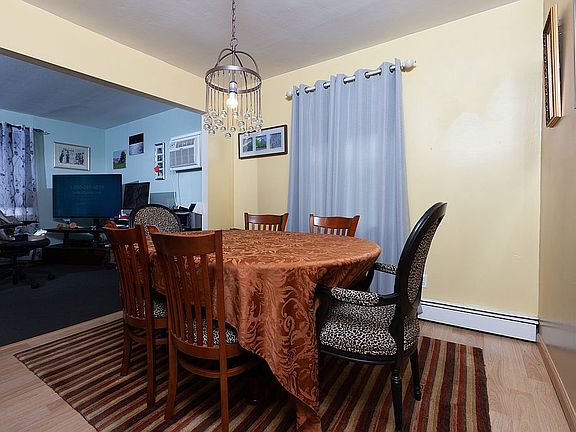 View dining room to LR/Top