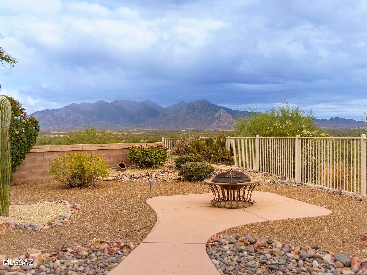 1753 W Placita Canoa Azul, Green Valley, AZ 85622 | Zillow