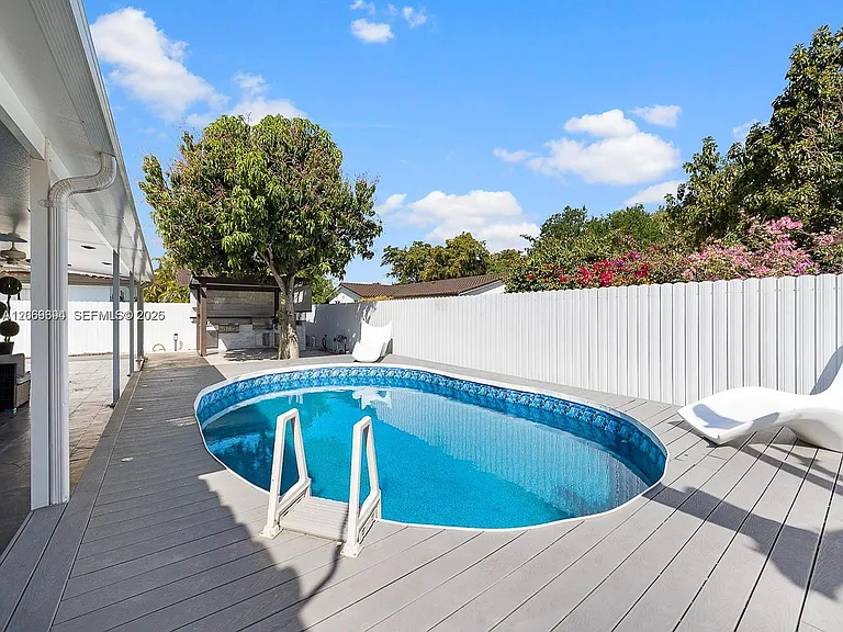 6951 Miami Lakeway S — Photo 40