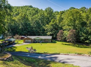 3613 Coal River Rd, Arnett, WV 25007