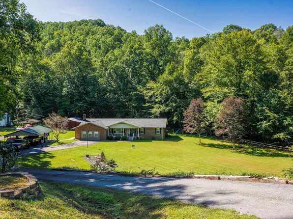 3613 Coal River Rd, Arnett, WV 25007