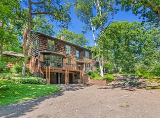 2 Crocus Ln, North Oaks, MN 55127