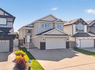 1346 Cunningham Dr SW, Edmonton, AB T6W 0R8