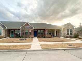 456 Pine St, Burleson, TX 76028