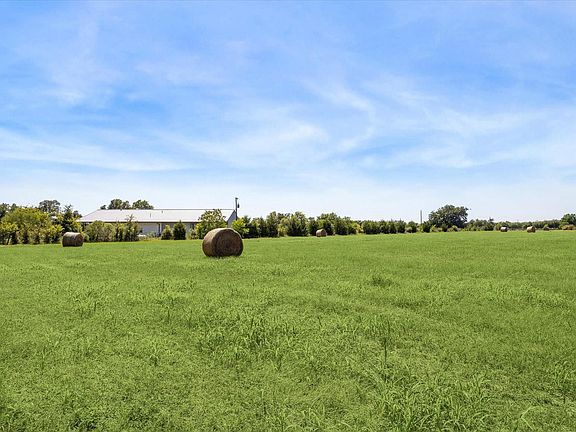 4th image of 38096 Klaus Rd